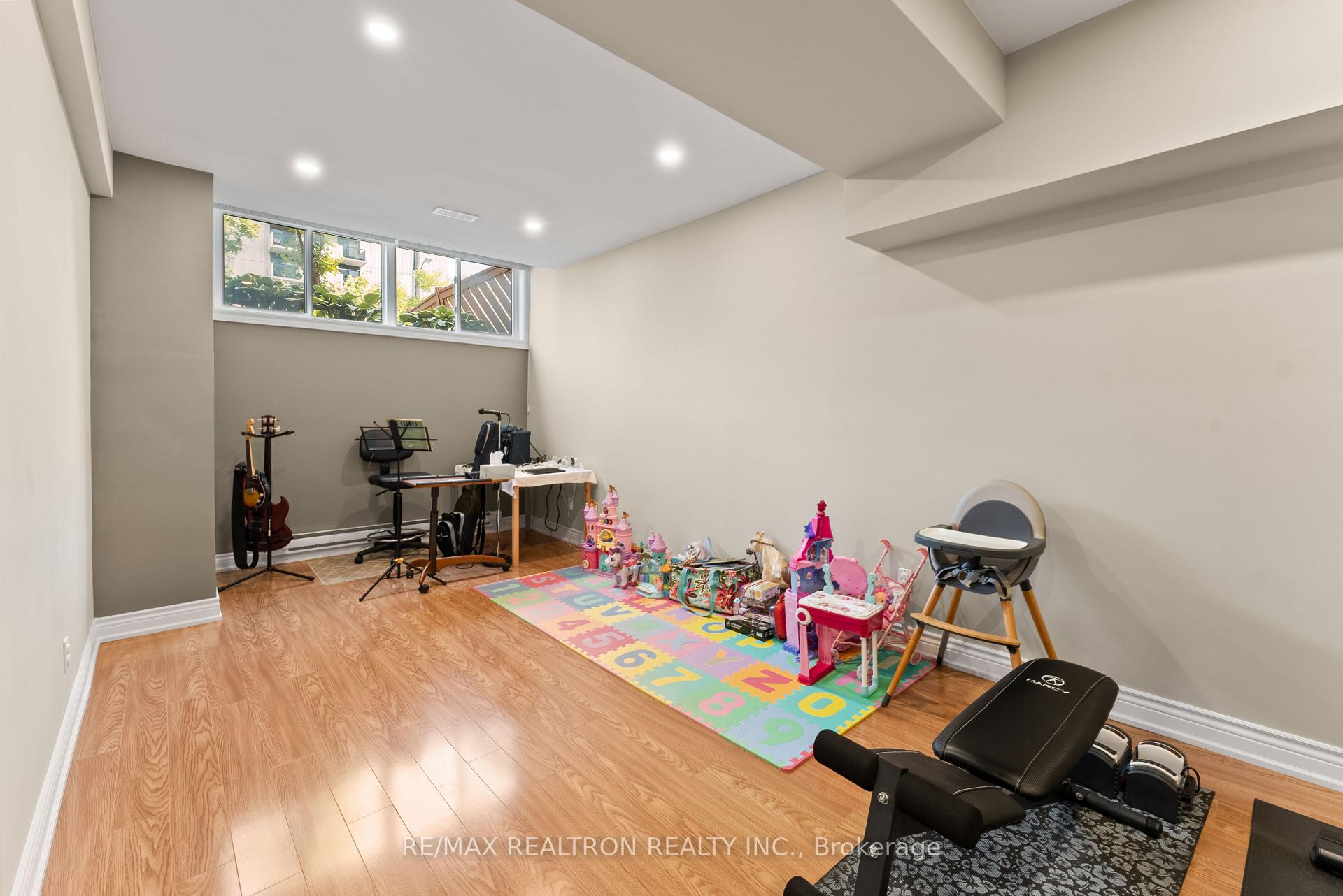 4 Bedrooms Condo at 316 Torresdale, Toronto For sale