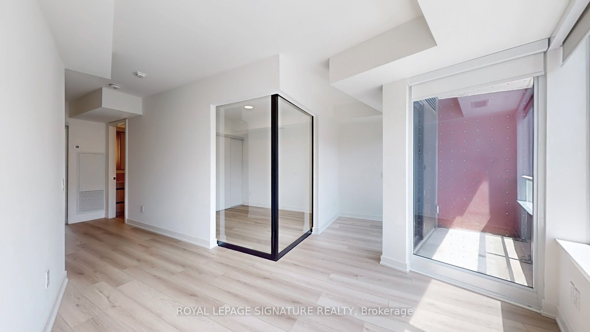 1200 Dundas Street W, #203