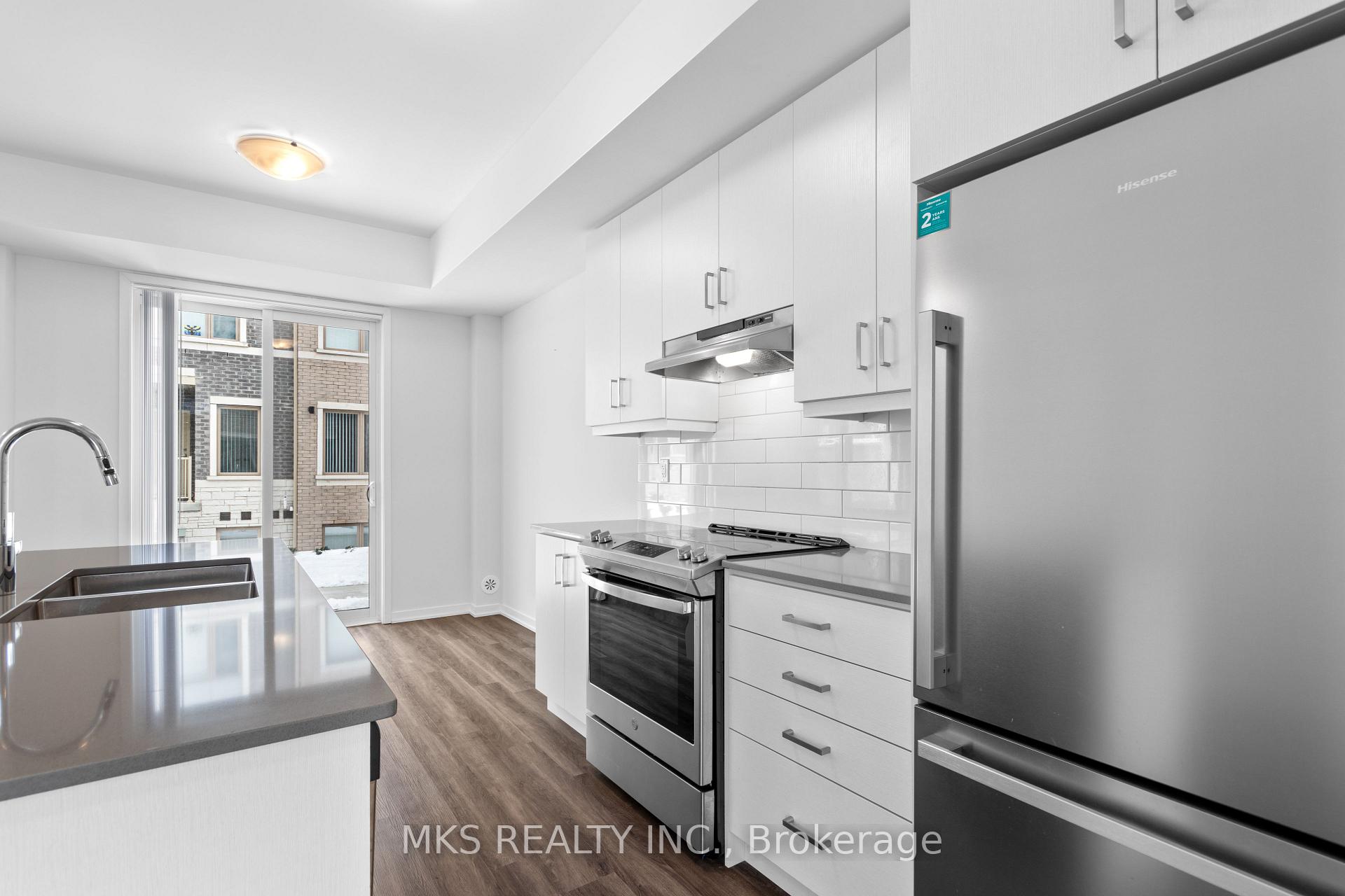 3 Bedrooms Condo at 23 Mable Smith,  Vaughan For sale