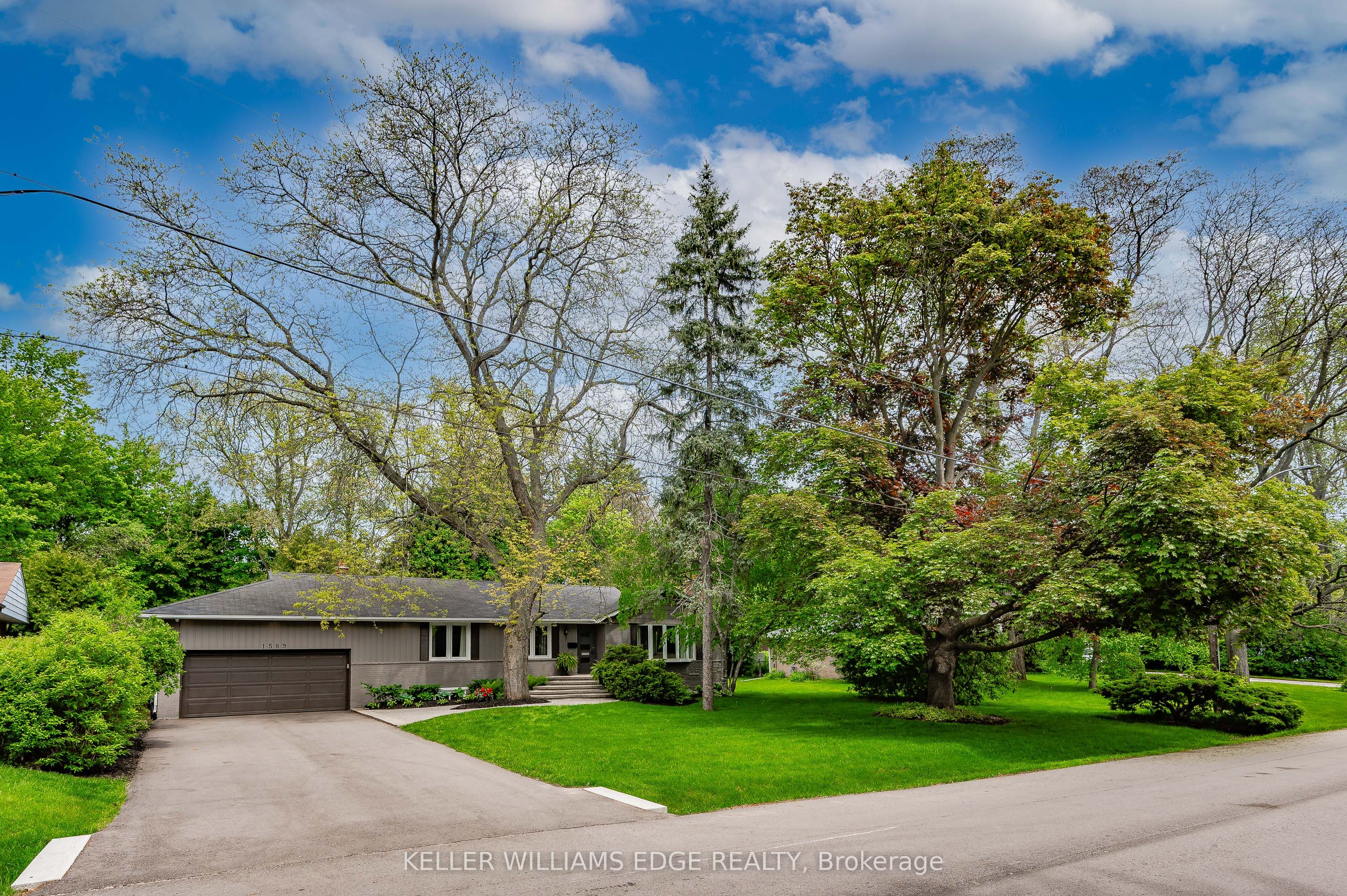 1589 Crediton Parkway