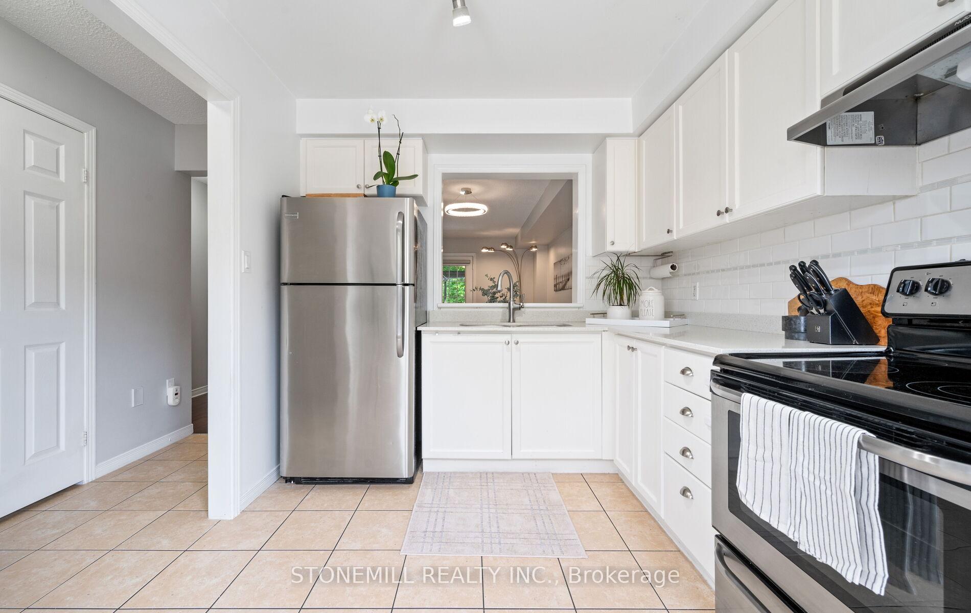 2 Bedrooms Condo at 4200 Kilmer, Burlington For sale