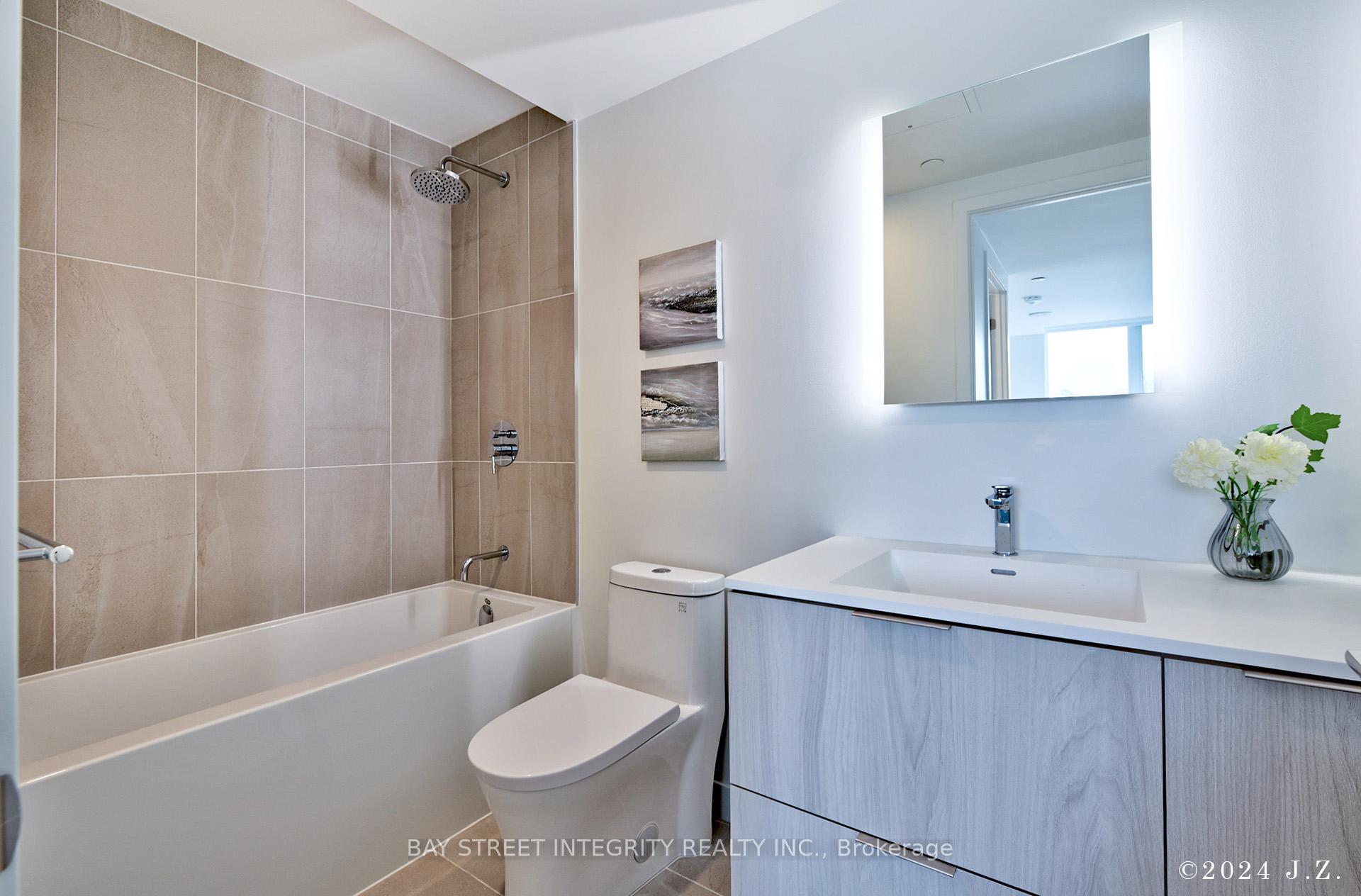 3 Bedrooms Condo at 185 Alberta, Toronto For sale