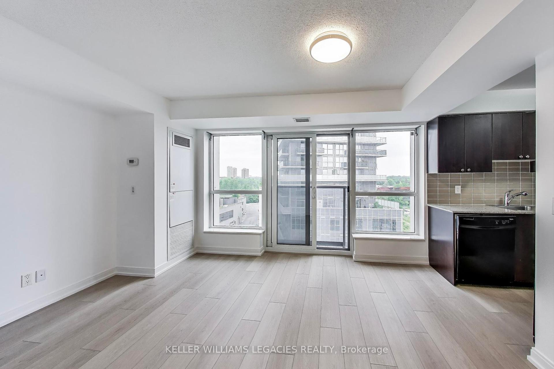1 Bedroom Condo at 181 Village Green, Toronto For sale