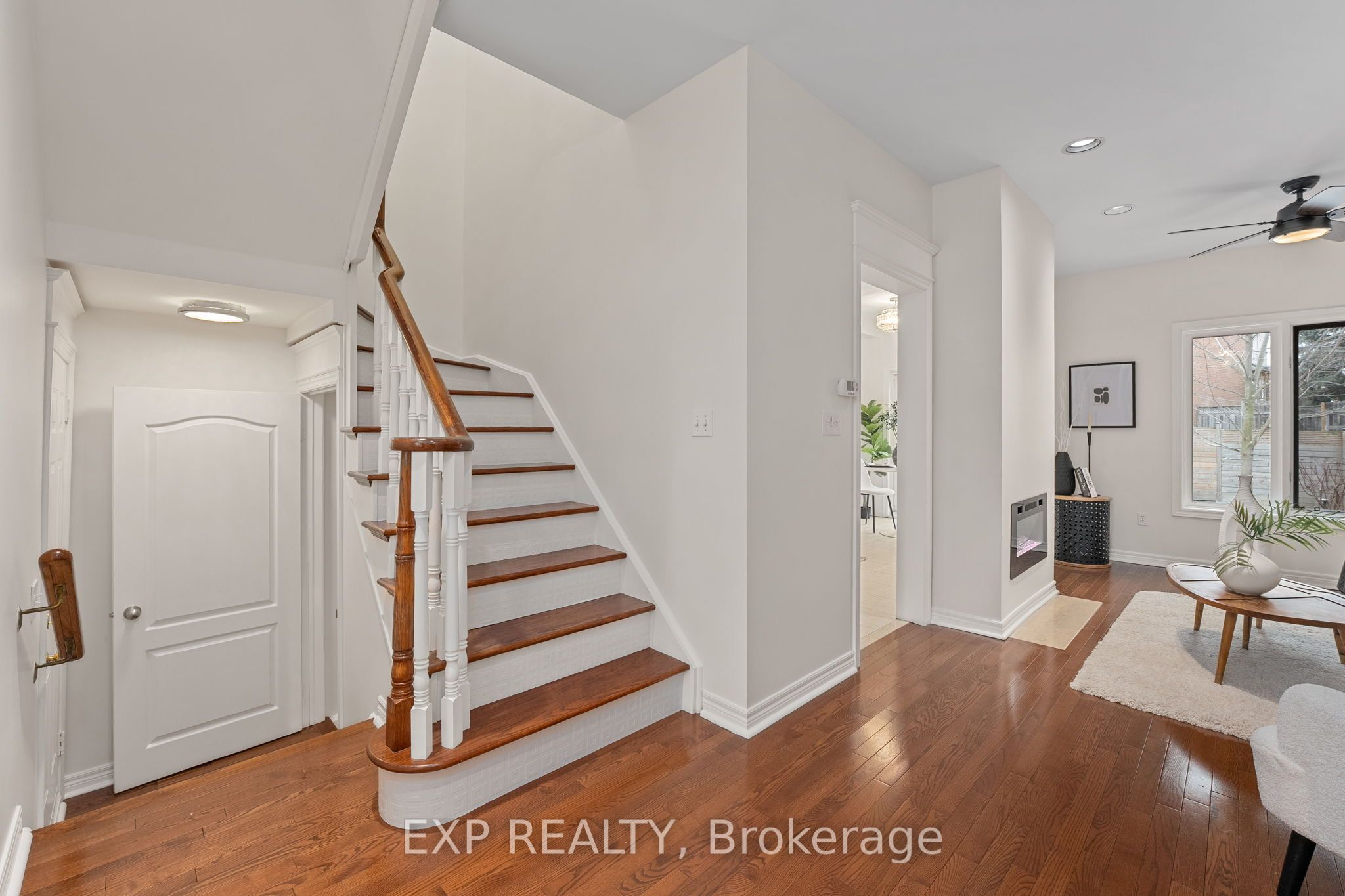 244 Denise Circle, Newmarket, ON L3X 2J9