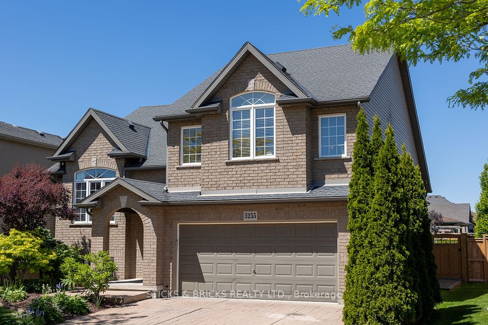 5255 White Dove Parkway, Niagara Falls, ON L2H 3M5