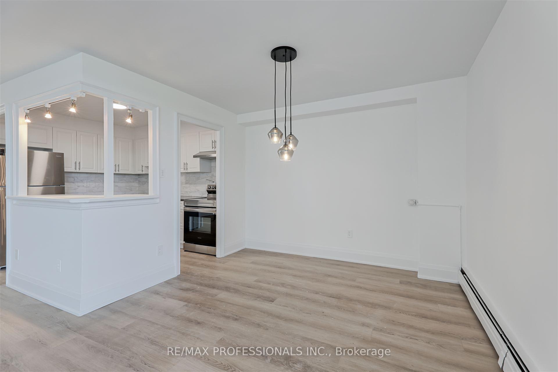 3 Bedrooms Condo at 11 Neilson, Toronto For sale
