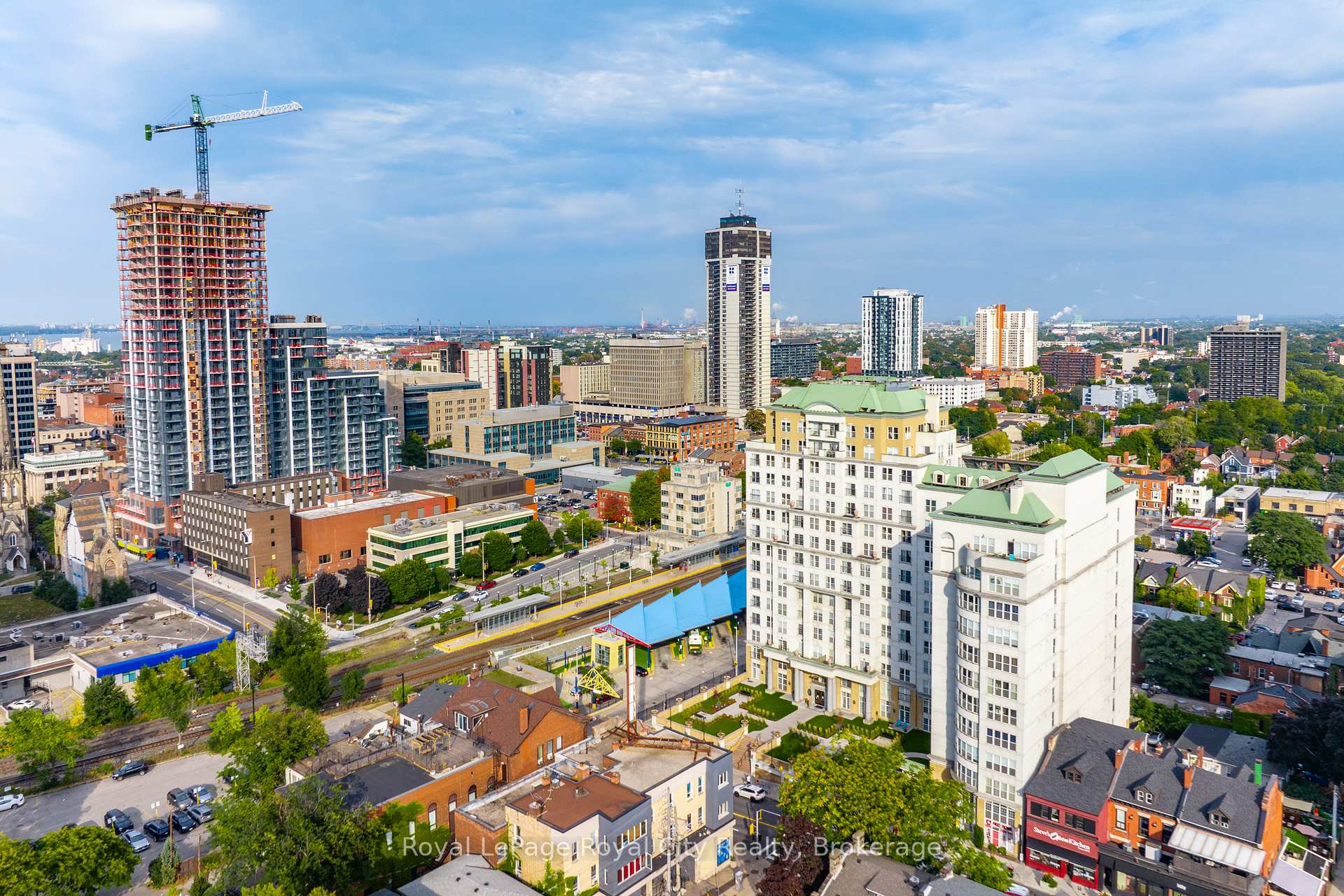 2 Bedrooms Condo at 135 James, Hamilton For sale