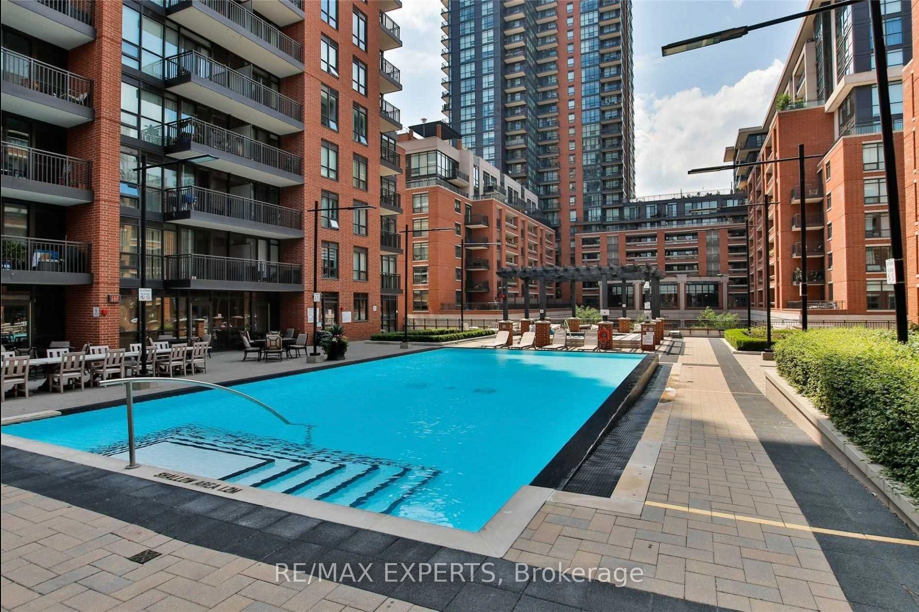 3 Bedrooms Condo at 36 Via Bagnato, Toronto For sale