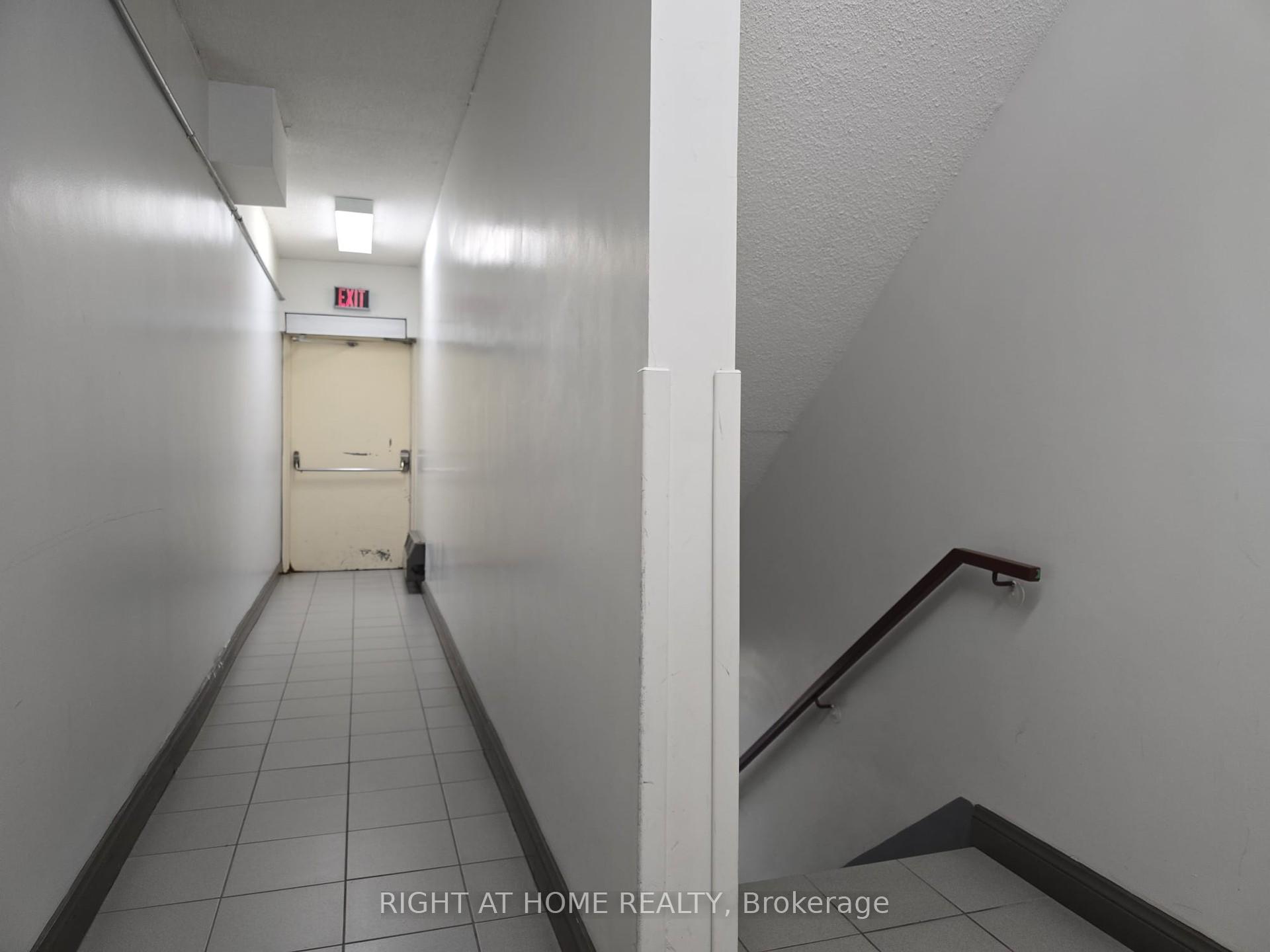 3 Bedrooms Condo at 75 Bamburgh, Toronto For sale