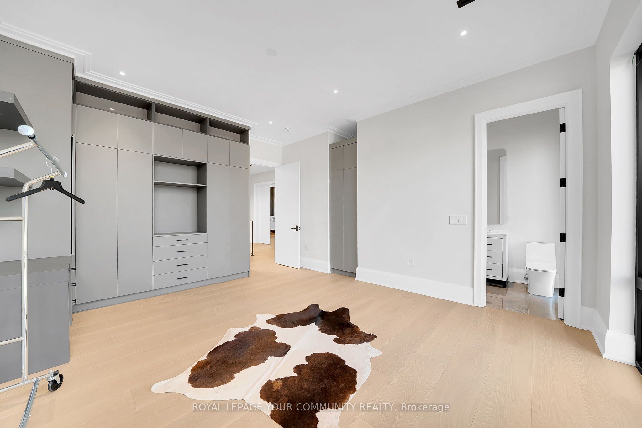 8 Poplar Drive
