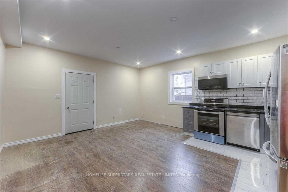 312 Weston Road, Toronto, ON M6N 3P5