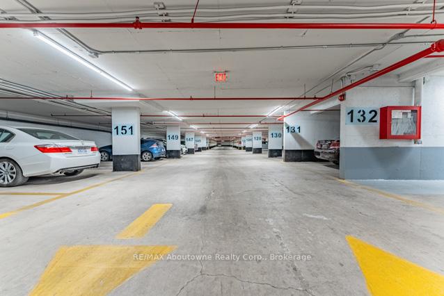 2 Bedrooms Condo at 5080 Pinedale, Burlington For sale