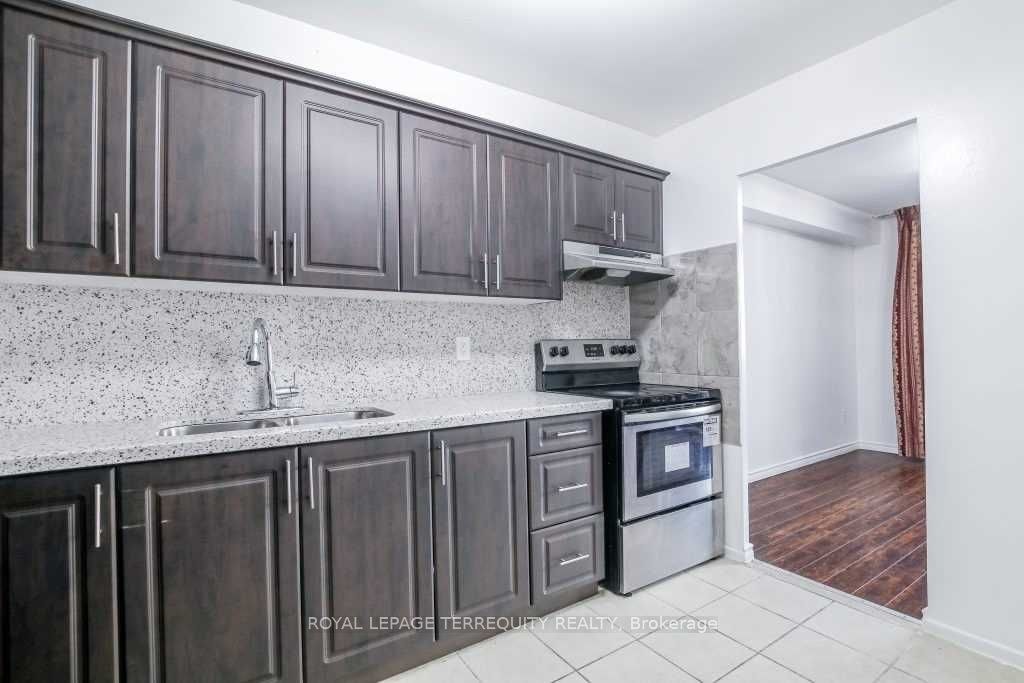 5 Massey Square, #1512