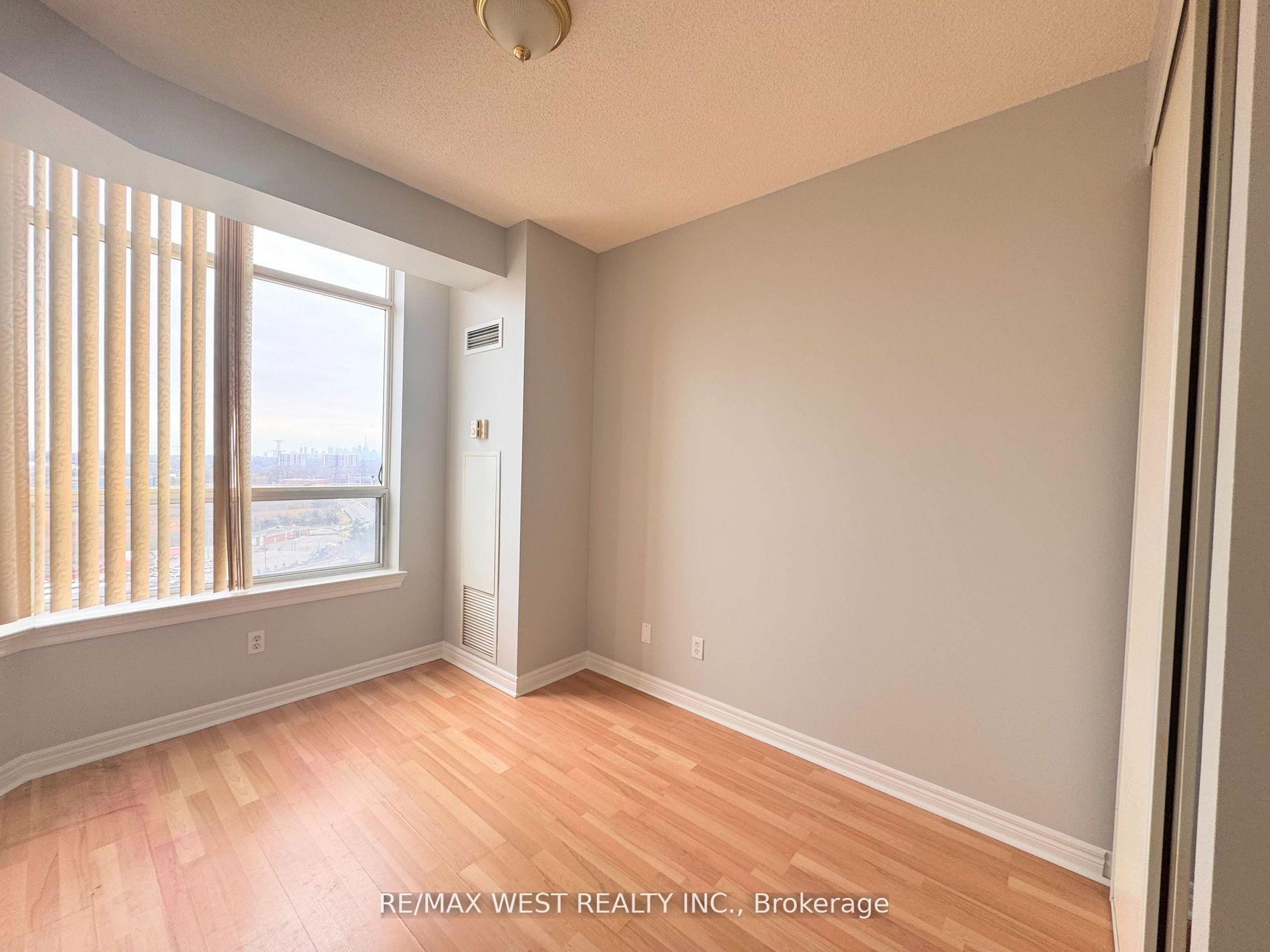 2 Bedrooms Condo at 1700 Eglinton, Toronto For sale