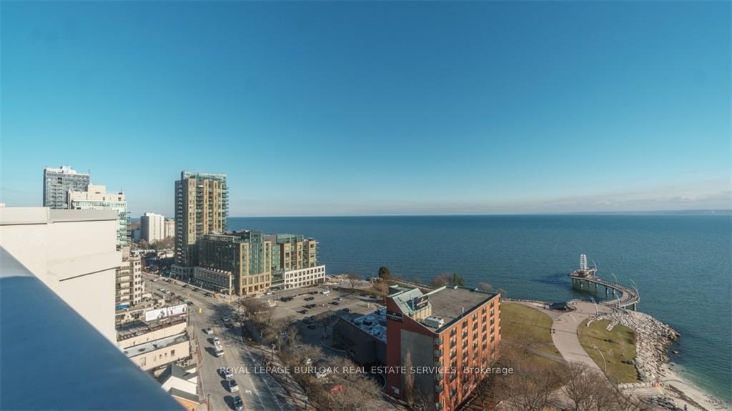 2 Bedrooms Condo at 1477 Lakeshore,  Burlington For sale