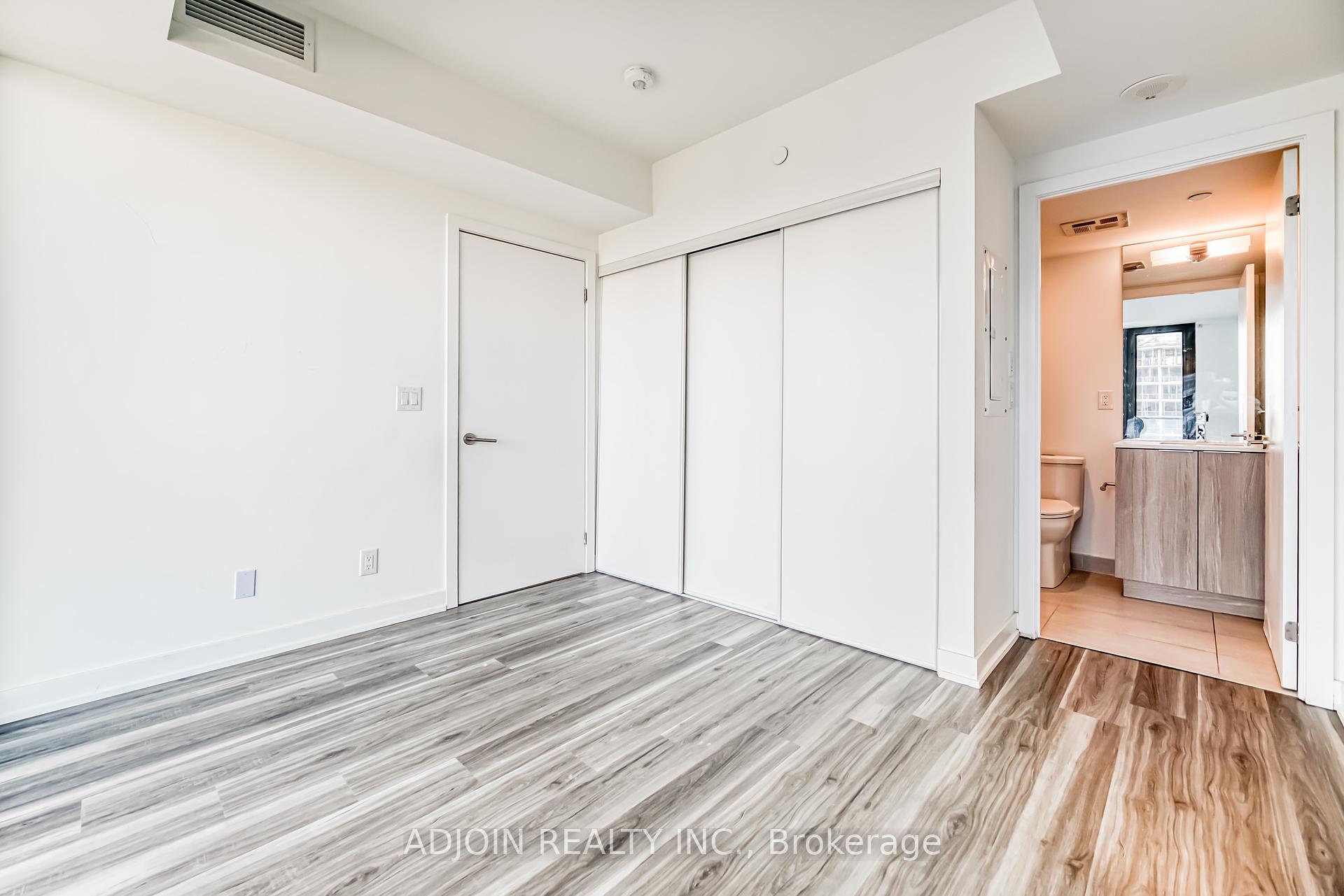 2 Bedrooms Condo at 47 Mutual, Toronto For sale
