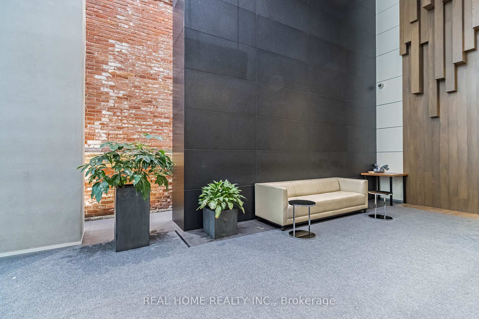 2 Bedrooms Condo at 15 Grenville,  Toronto For sale