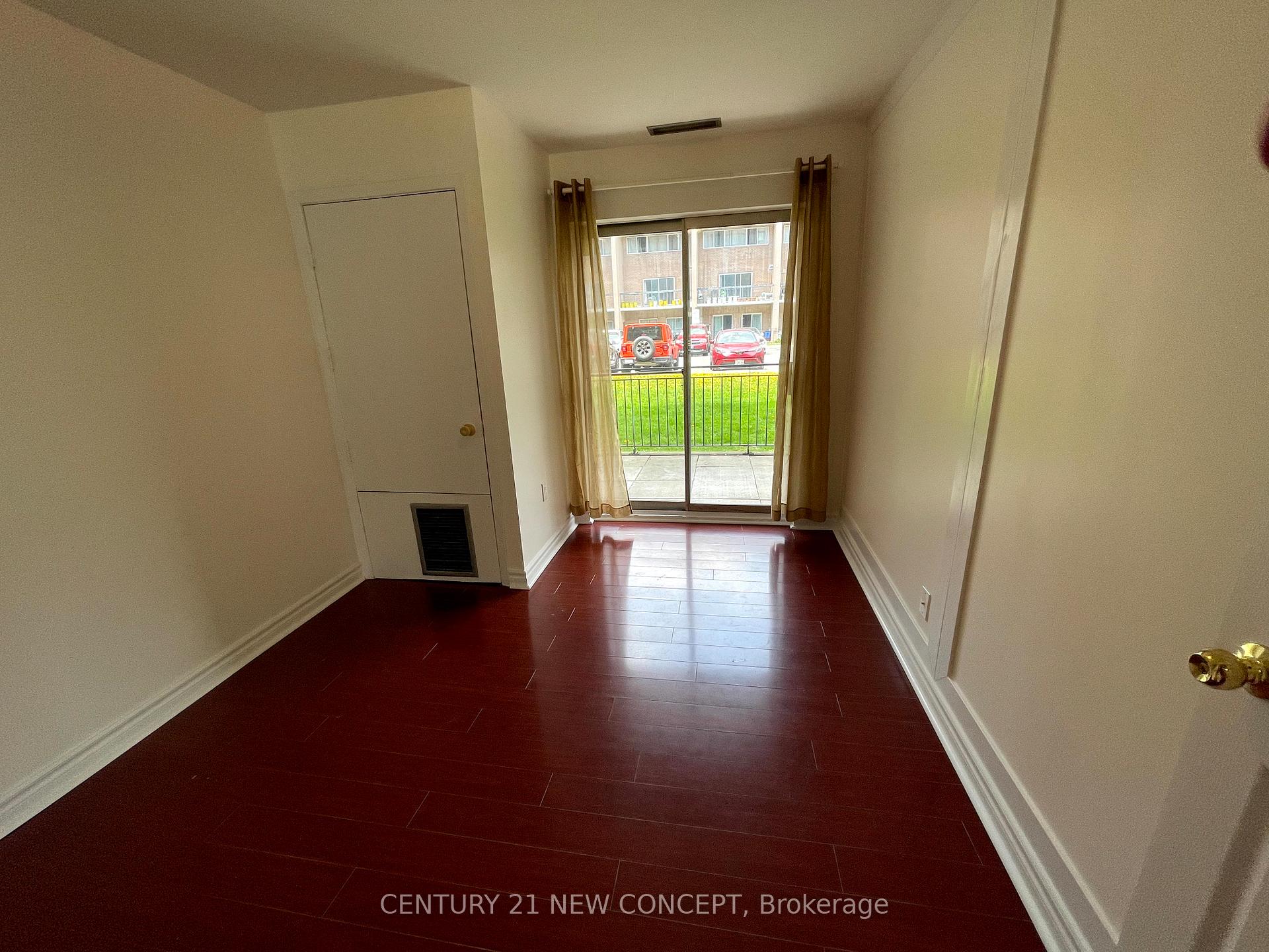 5 Bedrooms Condo at 165 Cherokee, Toronto For sale