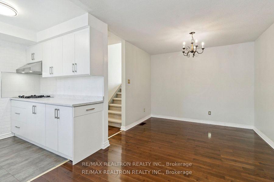 3 Bedrooms Condo at 44 Chester Le, Toronto For sale