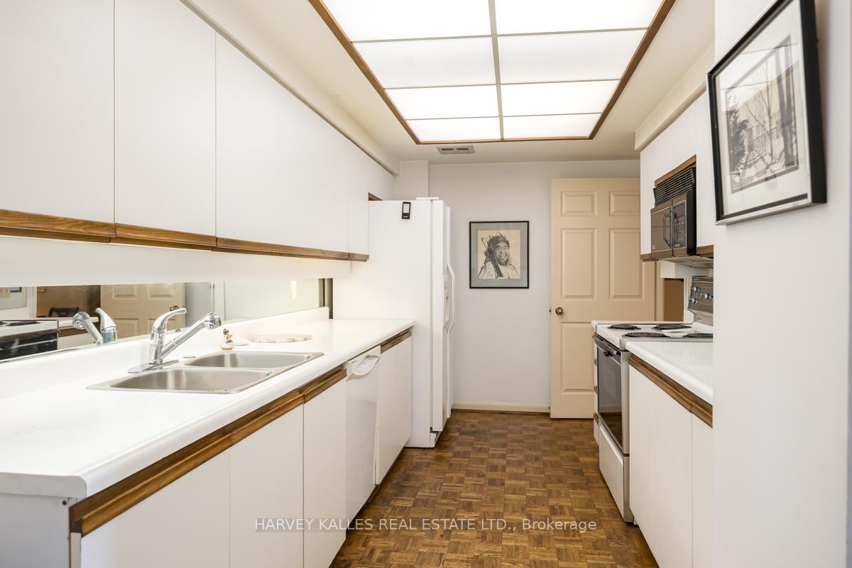 278 Bloor Street E 1501