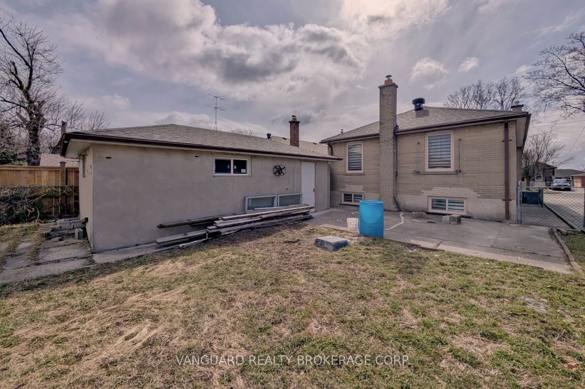 14 Bradfield Avenue