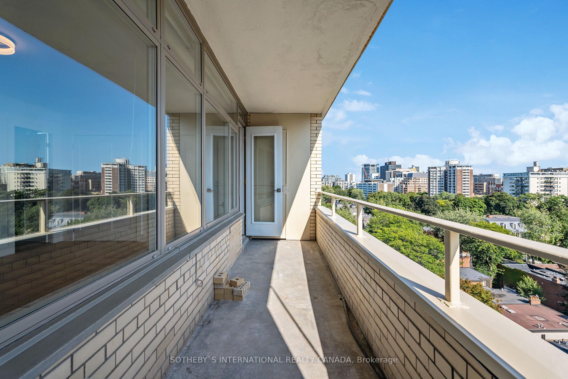 2 Bedrooms Co-op at 581 Avenue,  Toronto For sale