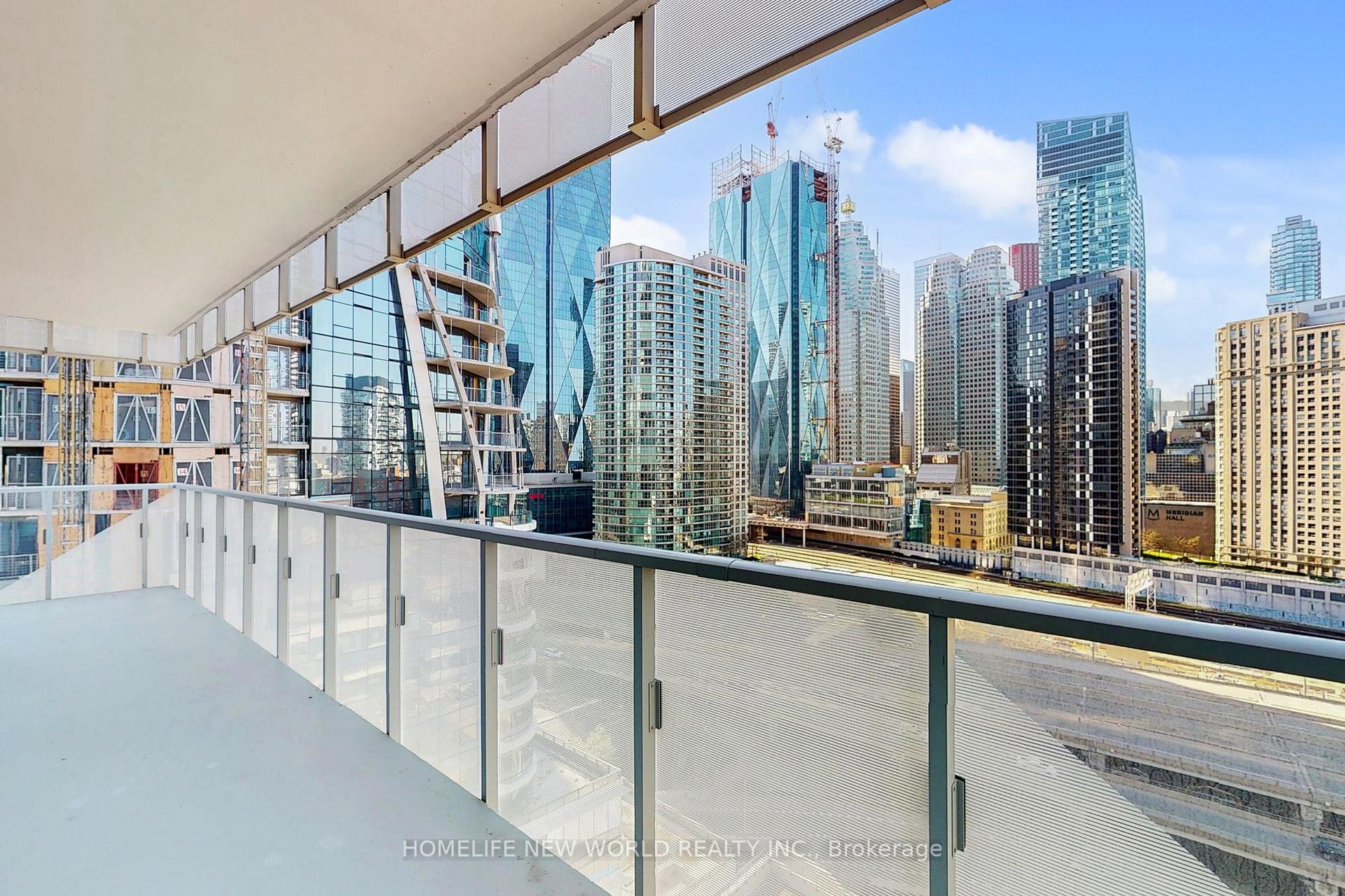 2 Bedrooms Condo at 28 Freeland, Toronto For sale