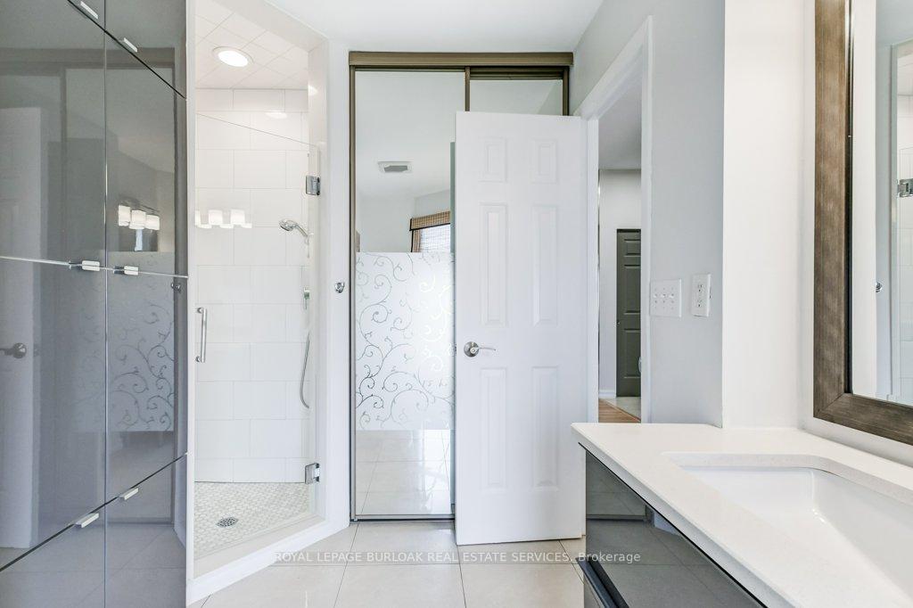 2 Bedrooms Condo at 1201 North Shore, Burlington For sale