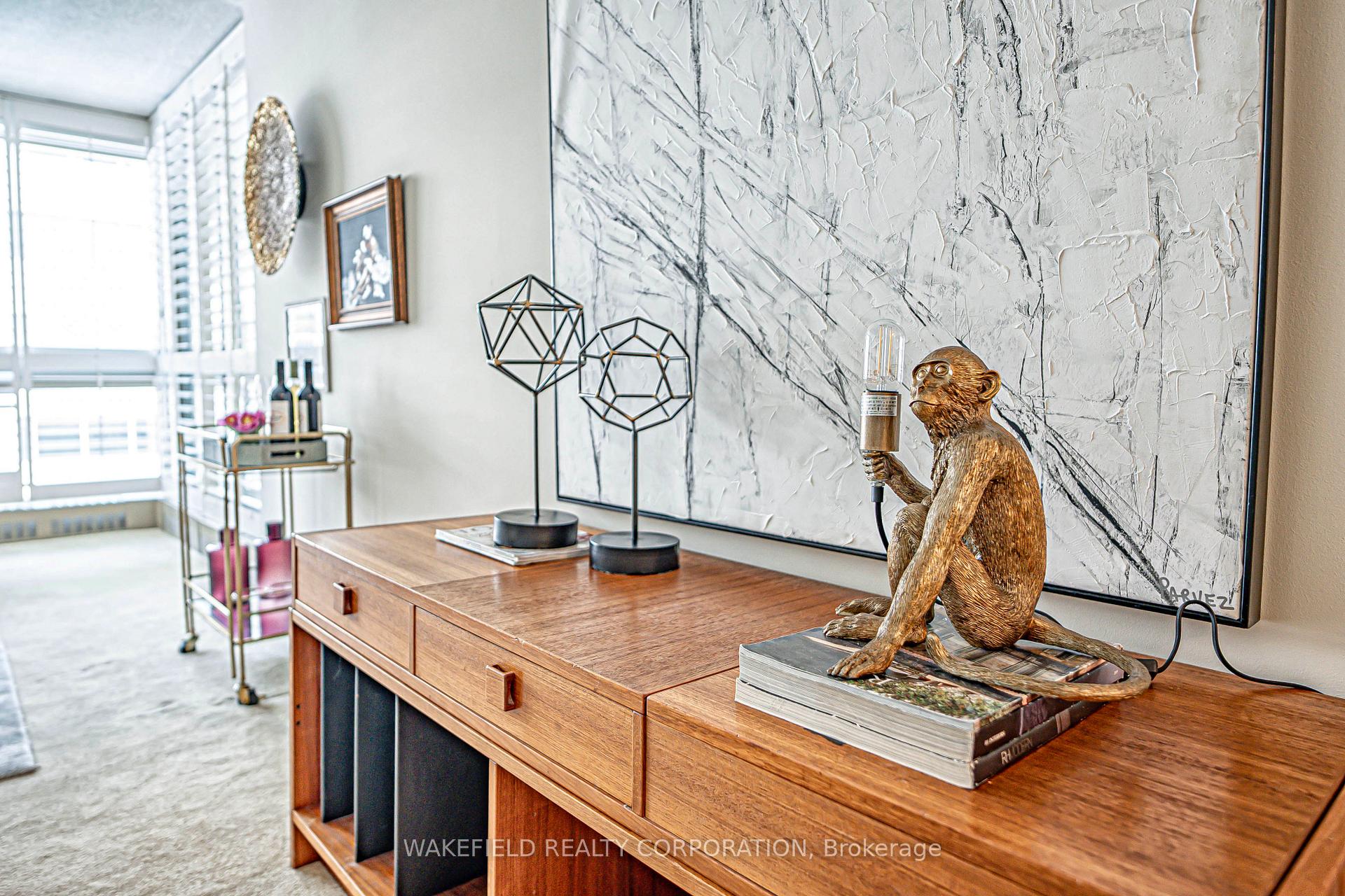 1 Bedroom Condo at 61 St Clair, Toronto For sale