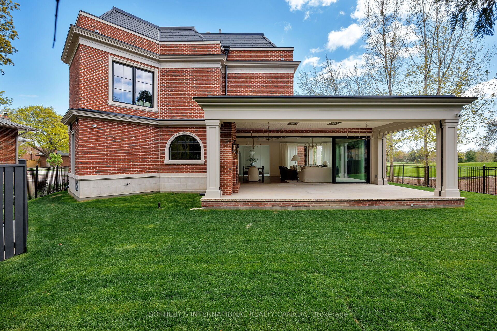 153 Perry Crescent