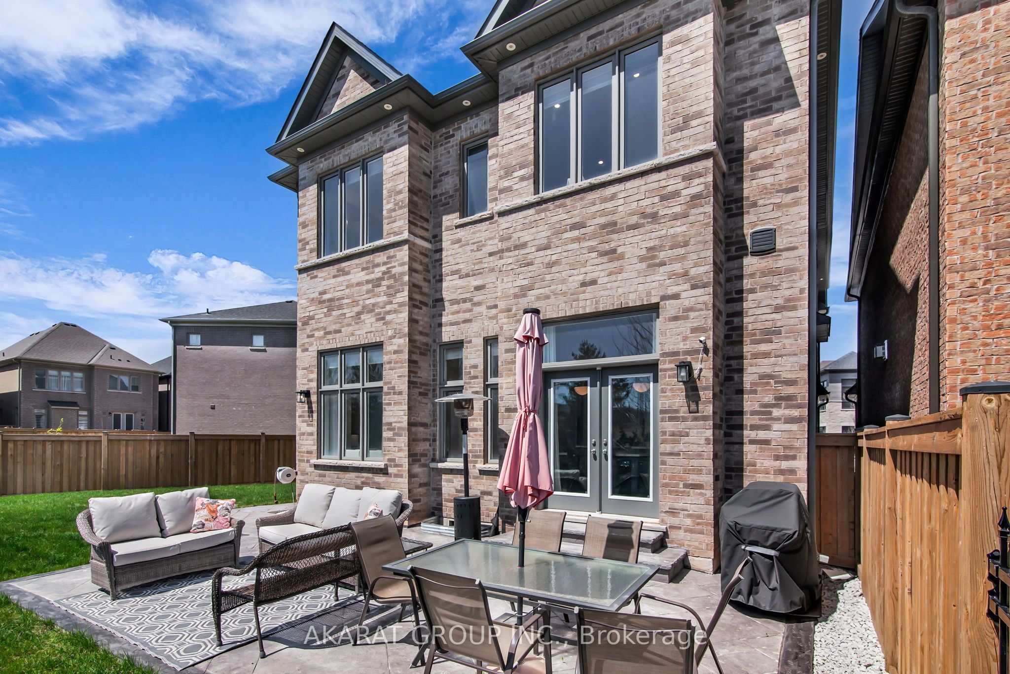 1164 Stag Hollow