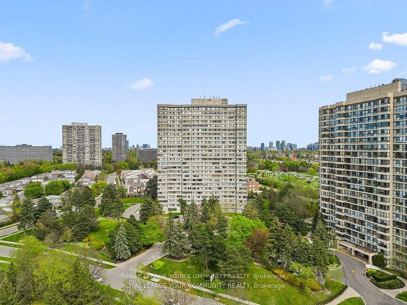4 Bedrooms Condo at 133 Torresdale, Toronto For sale