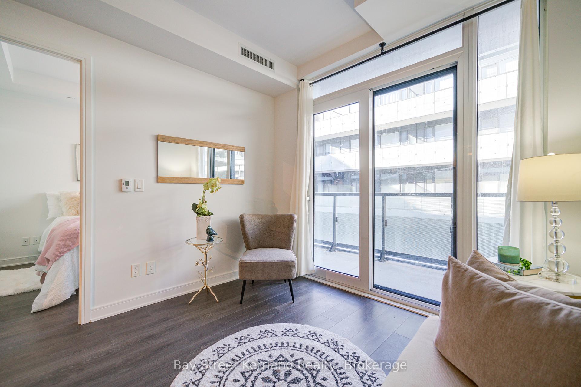 2 Bedrooms Condo at 35 Rolling Mills, Toronto For sale