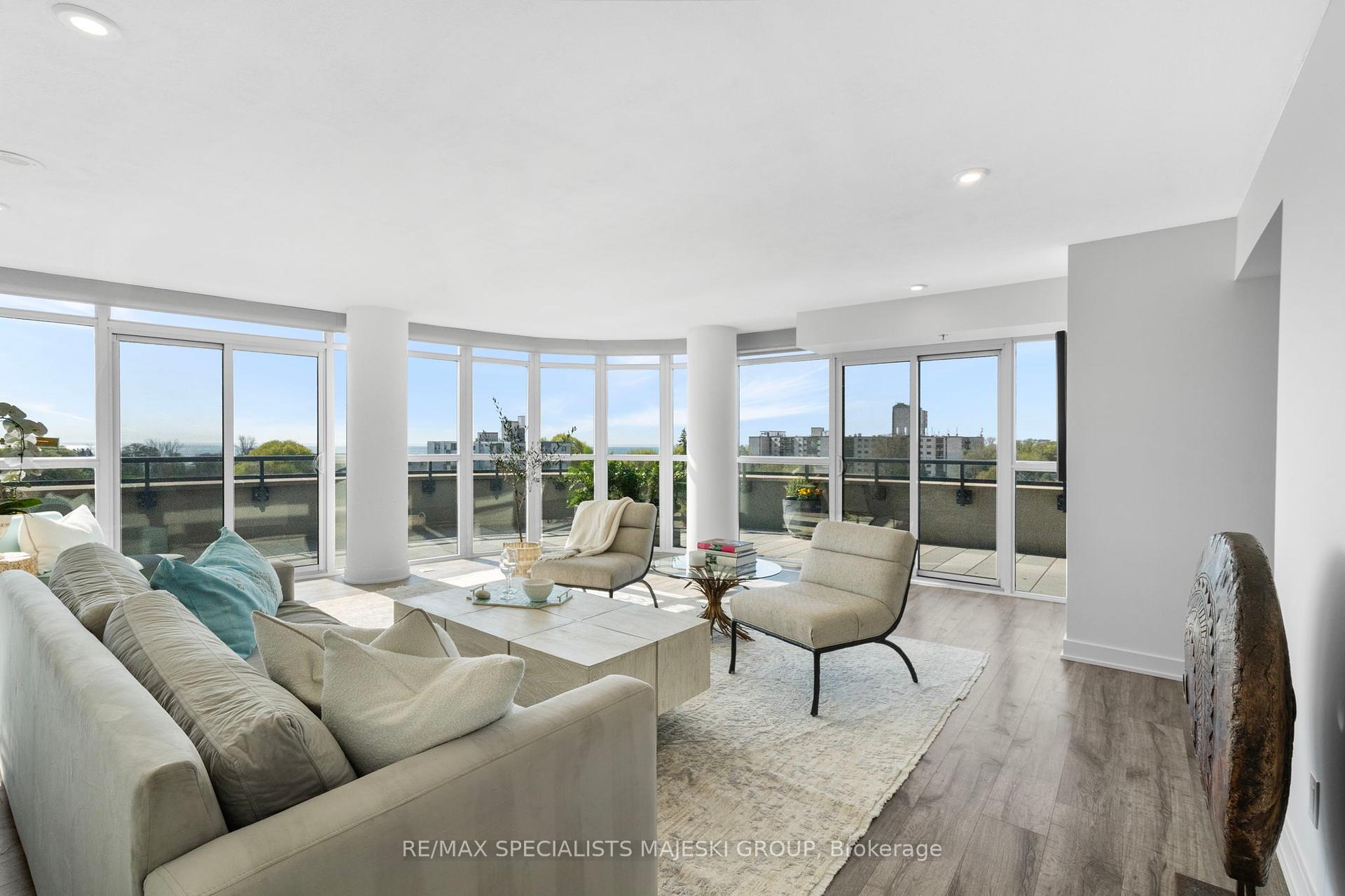 3 Bedrooms Condo at 11 Superior, Toronto For sale