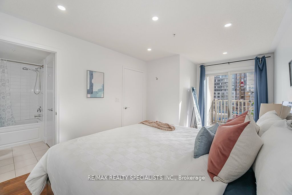 5 Richgrove Drive, #212