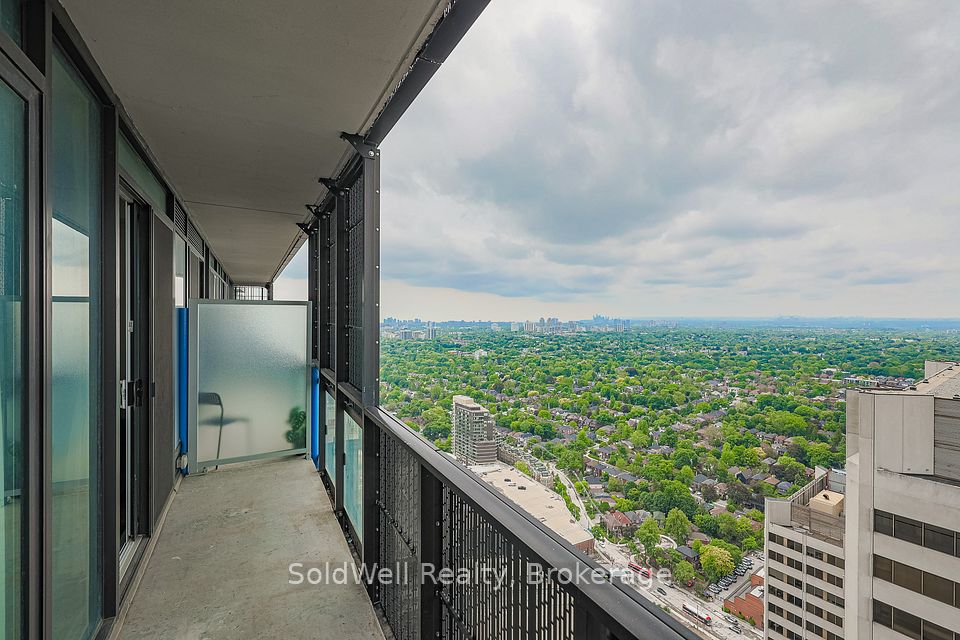 8 Eglinton