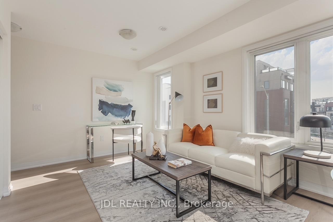2 Bedrooms Condo at 175 William Duncan Rd,  Toronto For sale