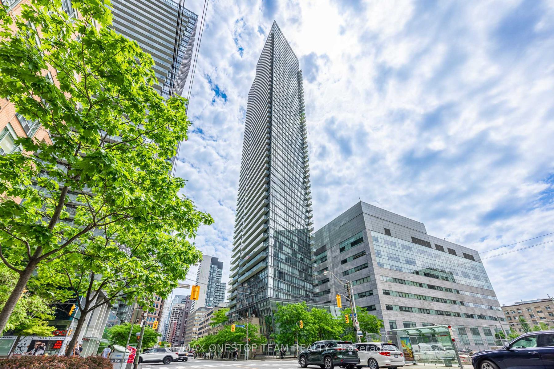 4 Bedrooms Condo at 832 Bay, Toronto For sale