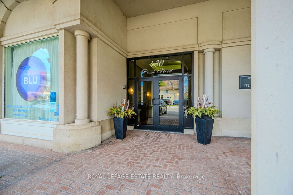 #209 - 430 Pearl Street, Burlington, ON L7R 4J8