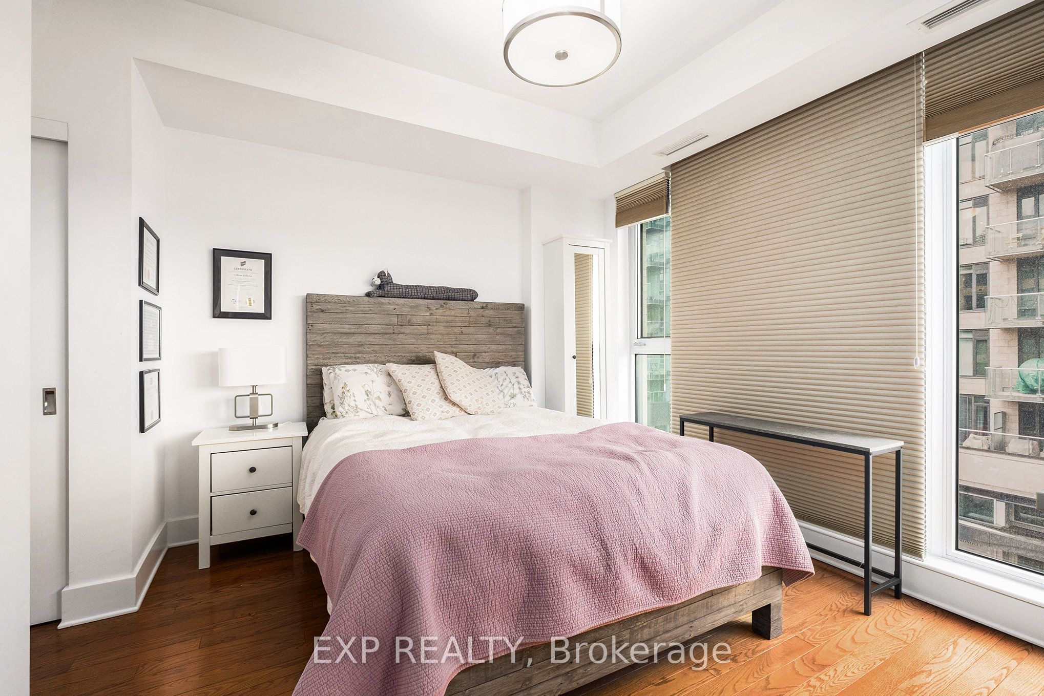 101 Richmond Road, #406