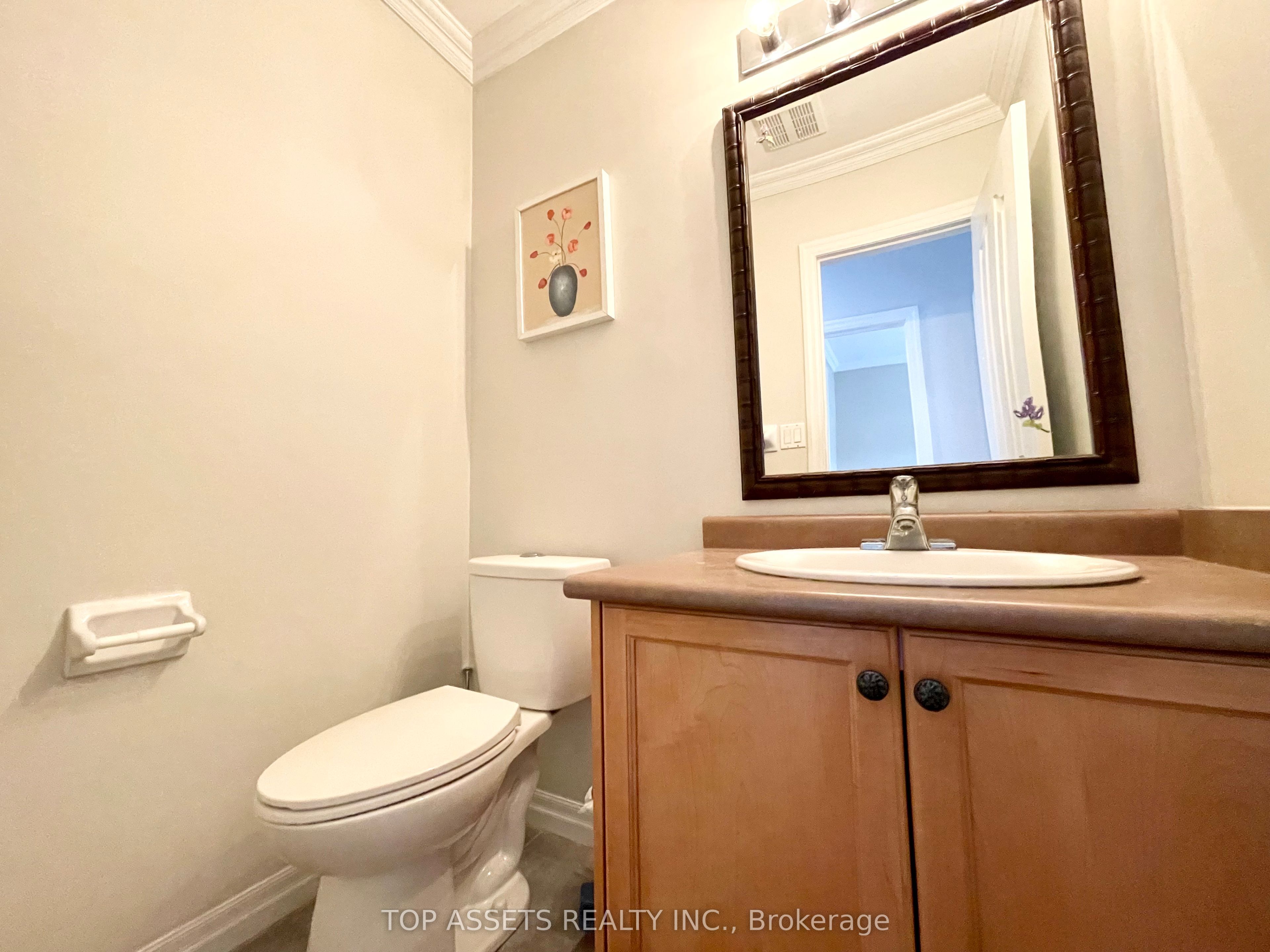 32 Headwater Crescent