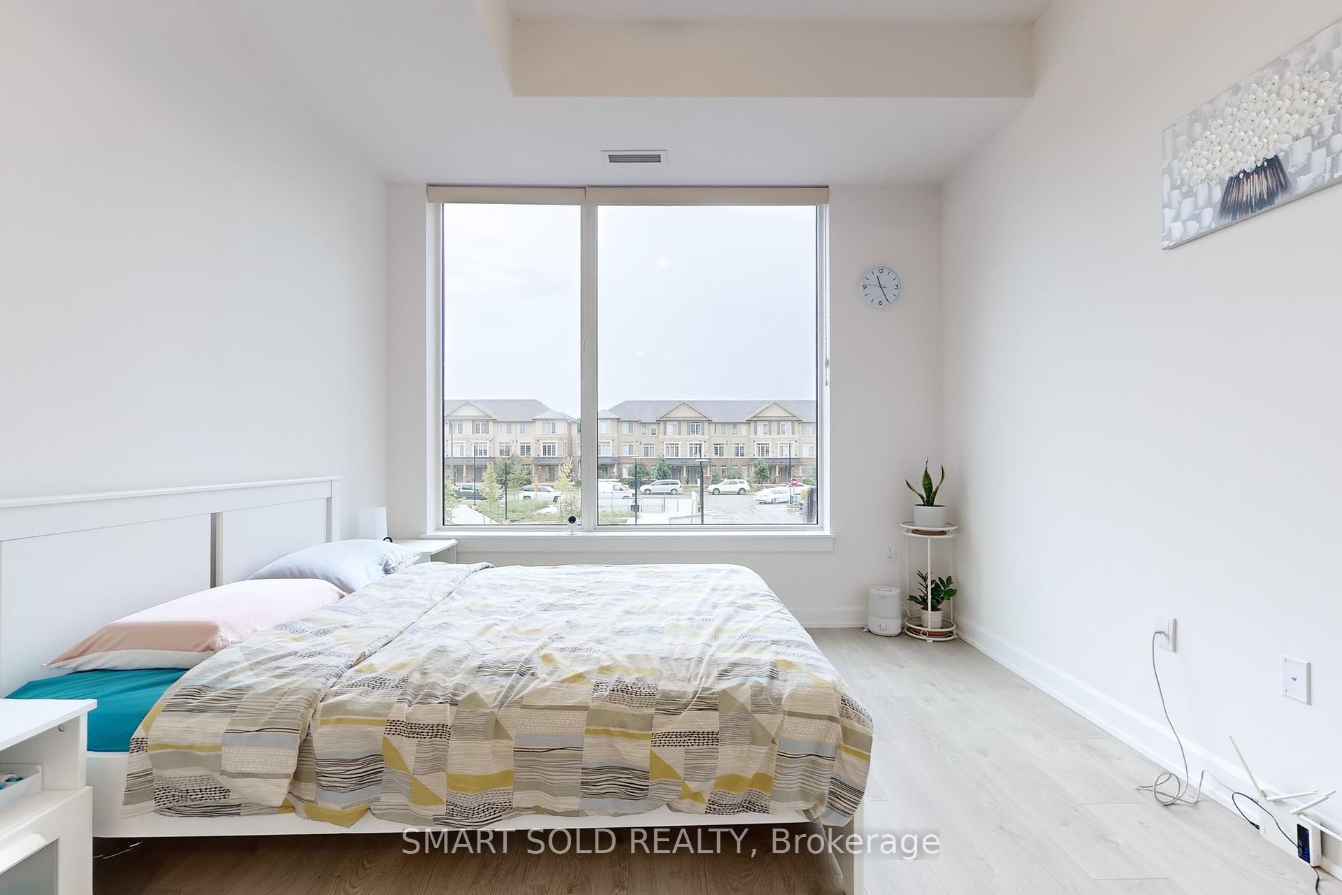 2 Bedrooms Condo at 3200 William Coltson, Oakville For sale