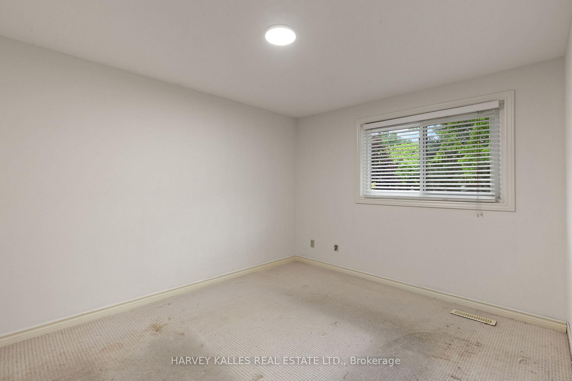 3 Bedrooms Condo at 2020 South Millway, Mississauga For sale
