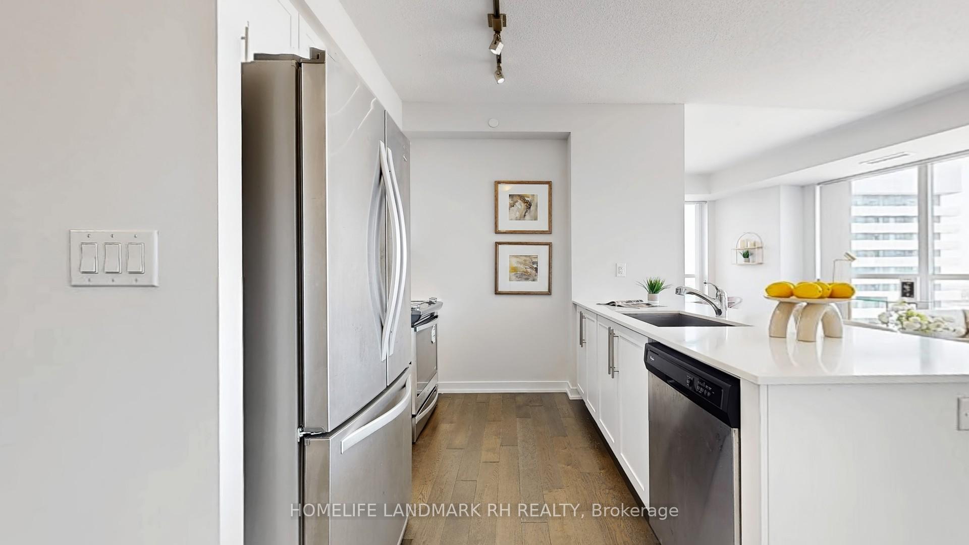 3 Bedrooms Condo at 510 Curran, Mississauga For sale