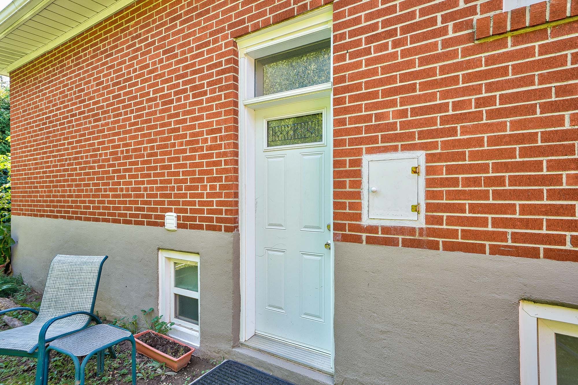 215 Searle Avenue