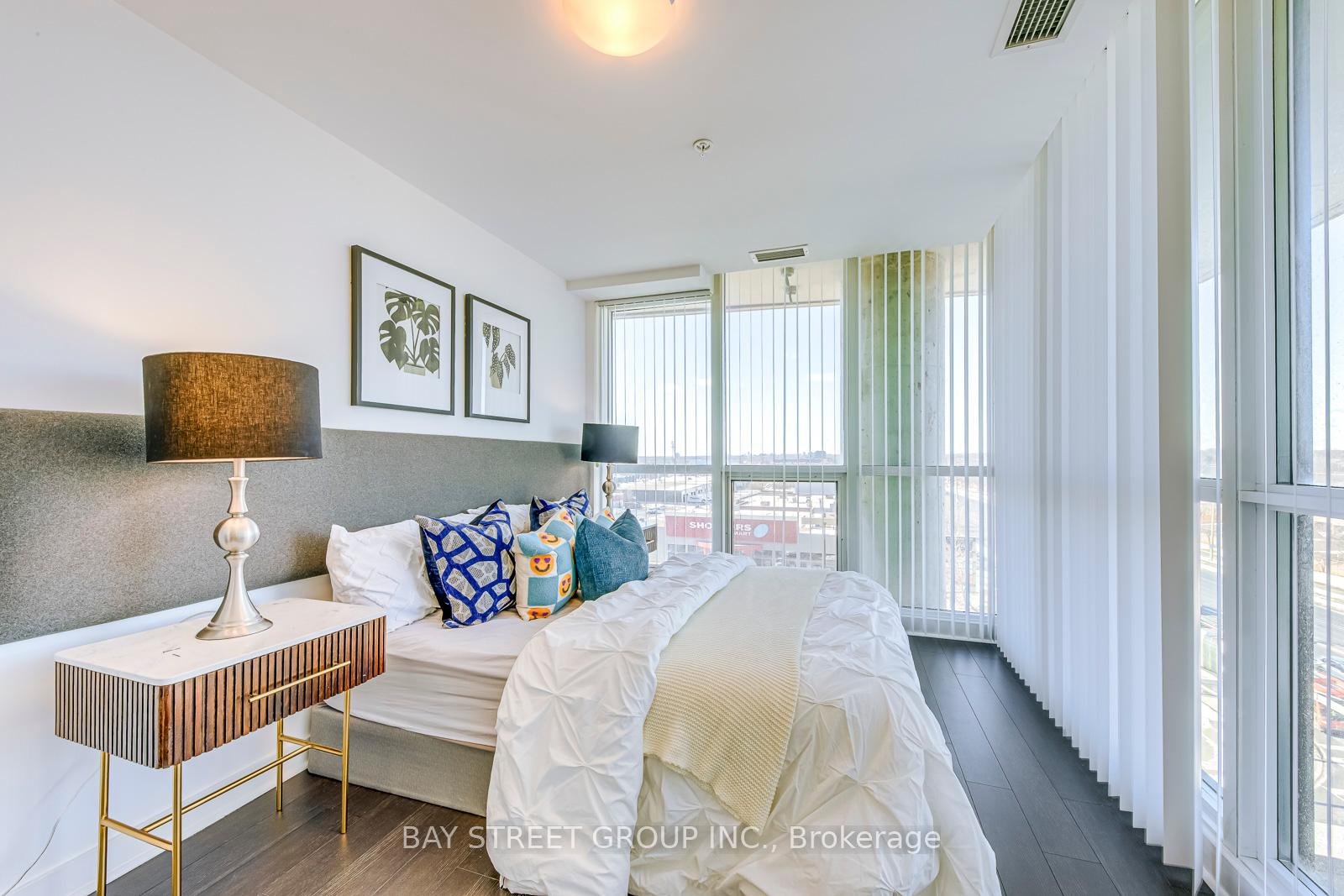 2 Bedrooms Condo at 3985 Grand Park, Mississauga For sale