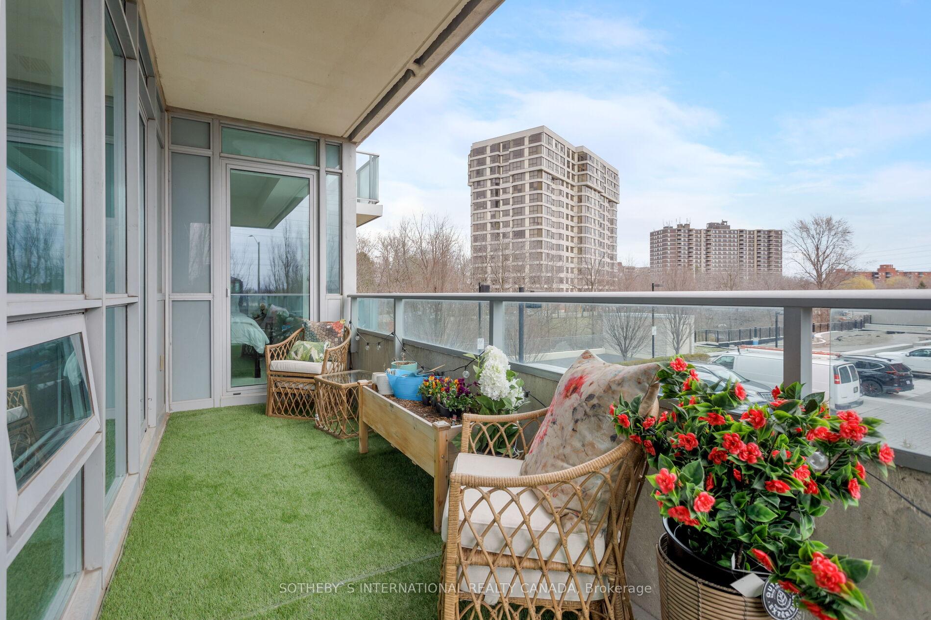 2 Bedrooms Condo at 1055 Southdown,  Mississauga For sale