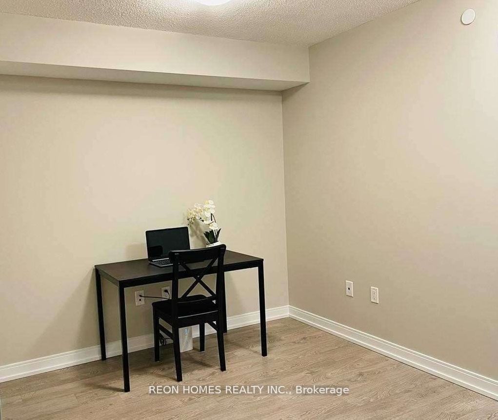 275 Village Green Square, #2116