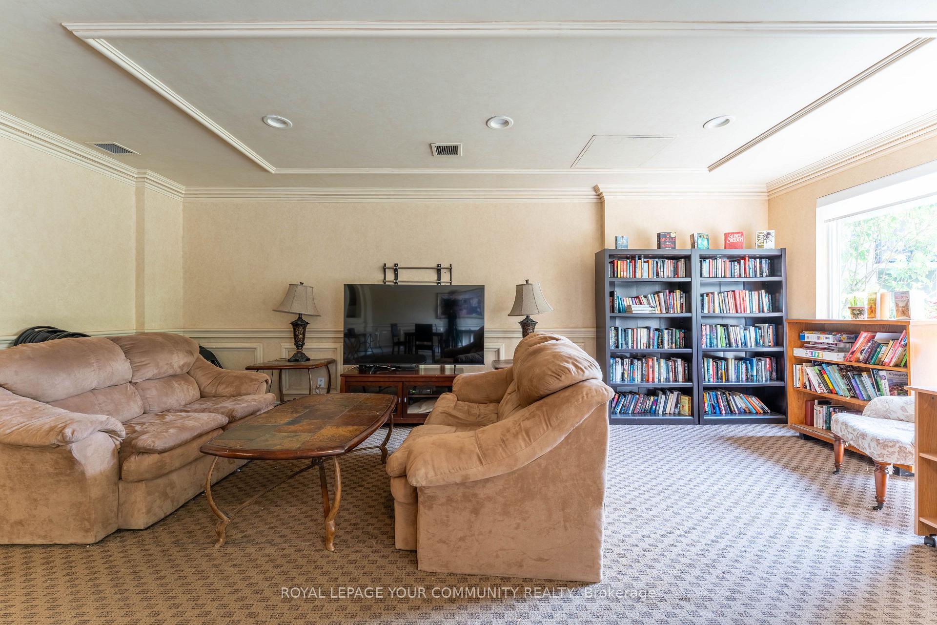 3 Bedrooms Condo at 1 Maison Parc, Vaughan For sale
