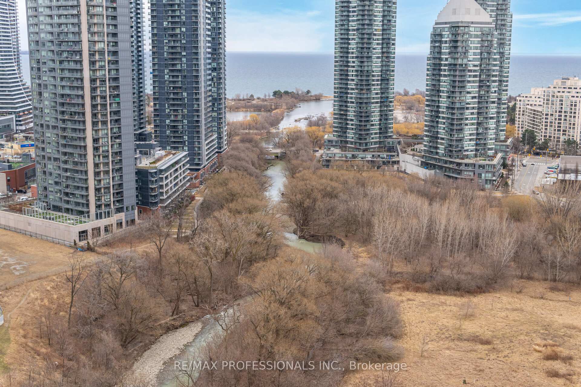 2 Bedrooms Condo at 155 Legion, Toronto For sale